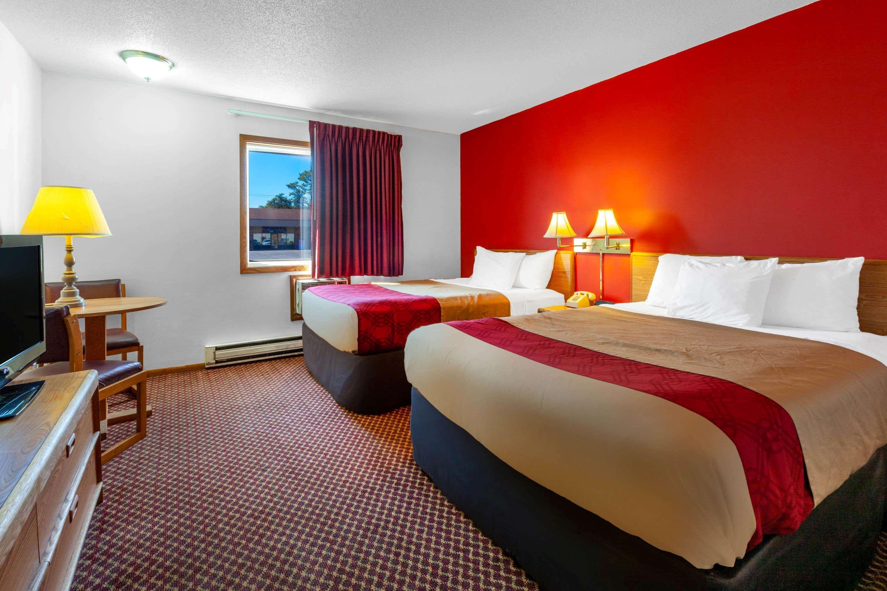 Travelodge By Wyndham Escanaba Exterior foto
